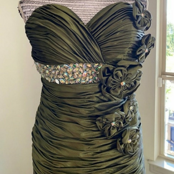 GIGI BRAND FORMAL STRAPLESS DRESS OLIVE GREEN - Picture 4 of 6